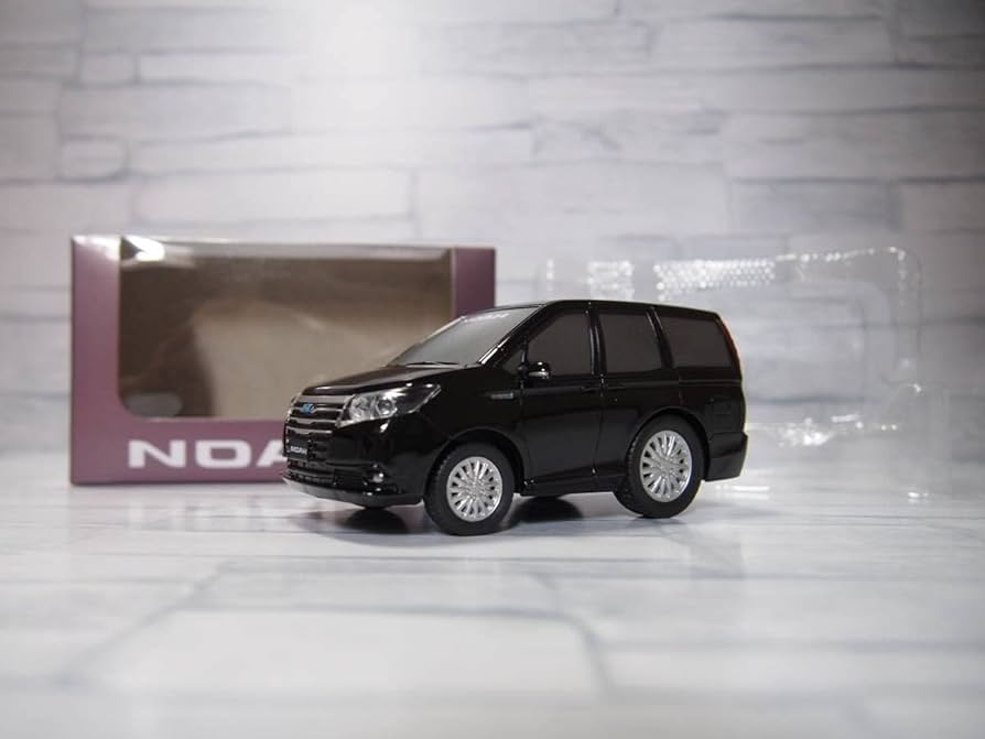 Amazon | ミニカー プルバックカー トヨタ ノア ブラック 非売品